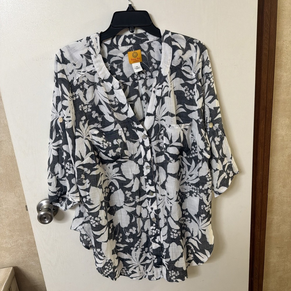 Ruby Rd Woman Plus Sz 1X Rayon Polyester 3/4 Sleeve Button Down Shirt Gray White